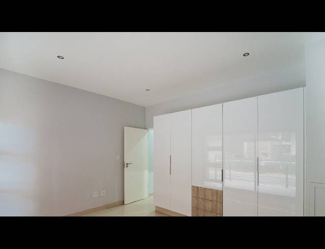 3 BEDROOM APARTMENT FOR SALE IN UMHLANGA RIDGE